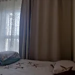 Quiet In The Wroclawska شقة