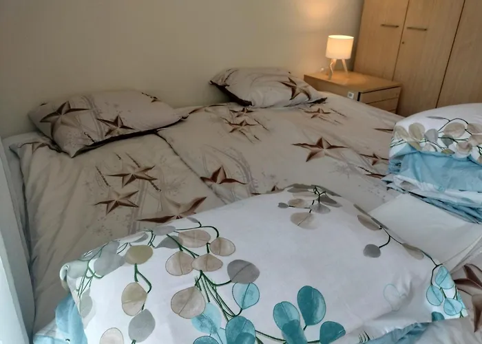 Quiet In The Wroclawska アパート *